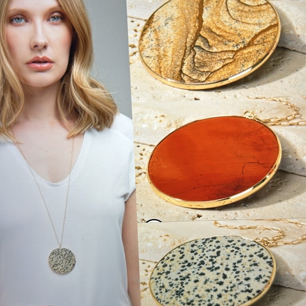 ❣️5|$25❣️1 remaining 💕Marcellas Boutique 
Large Natural Stone Necklace. 🆕 - Picture 2 of 5